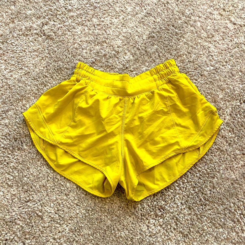 Like New Lululemon Hotty Hot Low-Rise Shorts - Size 4